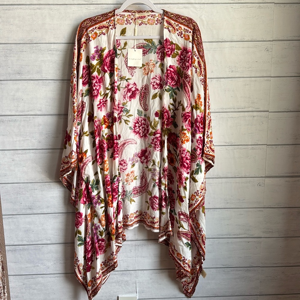 NWT Boutique Floral kimono